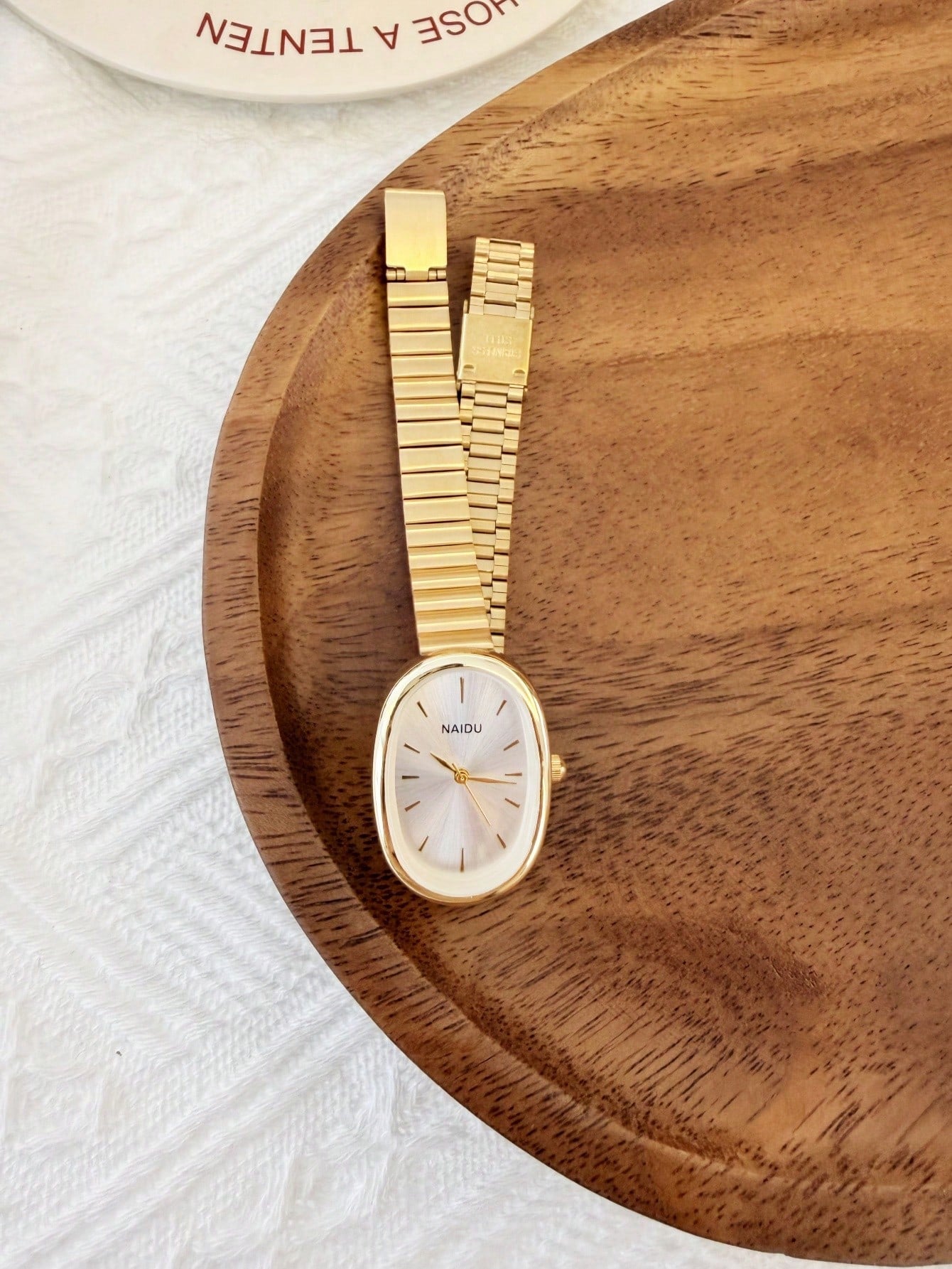 OLIVIA — The Oval Watch That Changes Everything - TZ